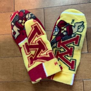 University of Minnesota fleece mittens